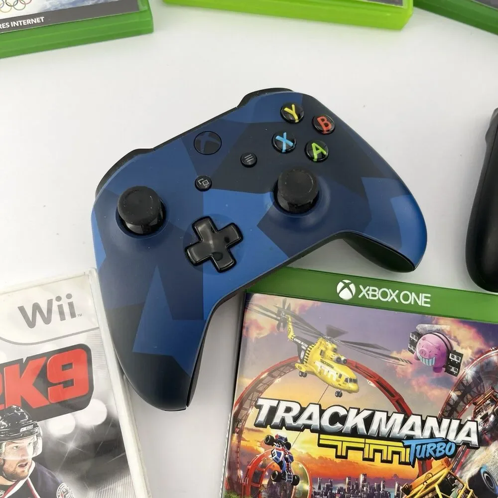 Xbox One Controllers + Games